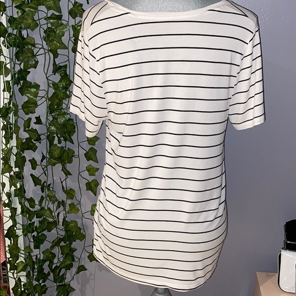 Woman's Target B&W Striped Short Sleeve Scoop Top - Picture 8 of 8